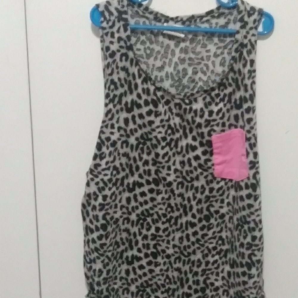 Leopard and pink pocket top